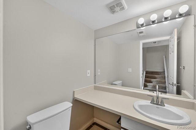 175 Briarcrest Drive 102, Ann Arbor, MI 48104