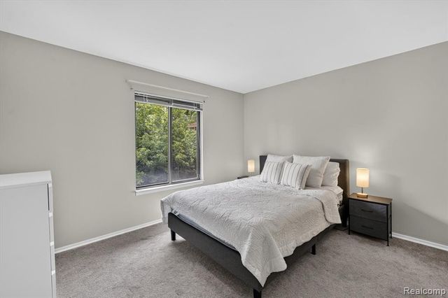 175 Briarcrest Drive 102, Ann Arbor, MI 48104