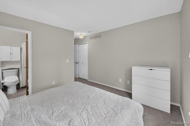 175 Briarcrest Drive 102, Ann Arbor, MI 48104