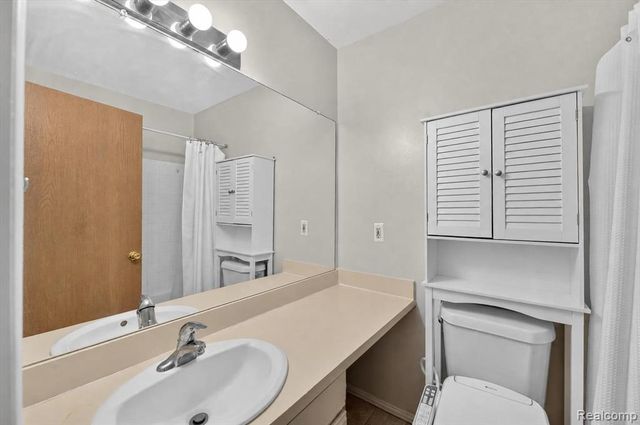 175 Briarcrest Drive 102, Ann Arbor, MI 48104