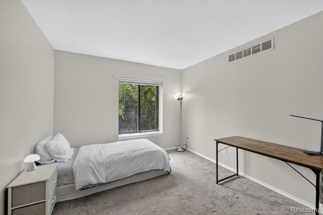 175 Briarcrest Drive 102, Ann Arbor, MI 48104