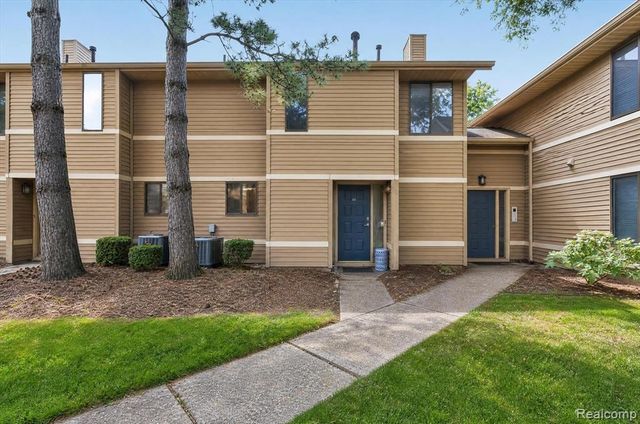 175 Briarcrest Drive 102, Ann Arbor, MI 48104