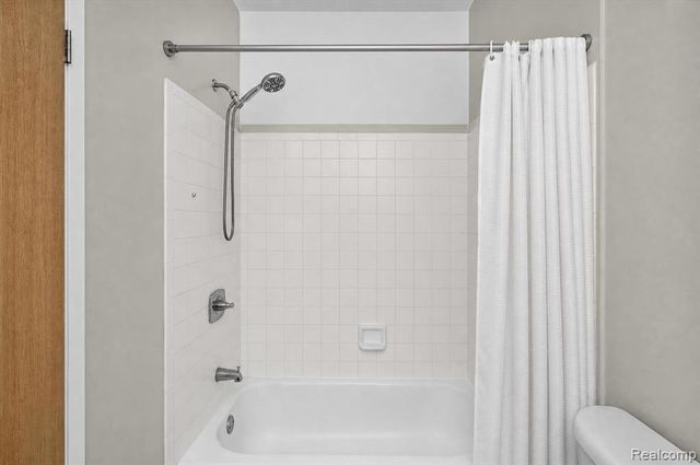 175 Briarcrest Drive 102, Ann Arbor, MI 48104