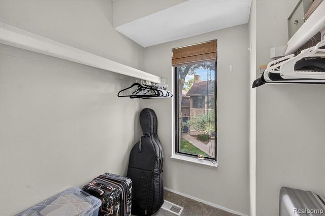 175 Briarcrest Drive 102, Ann Arbor, MI 48104