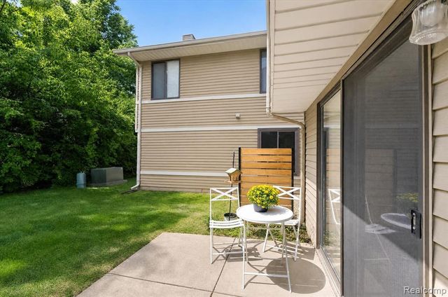 175 Briarcrest Drive 102, Ann Arbor, MI 48104