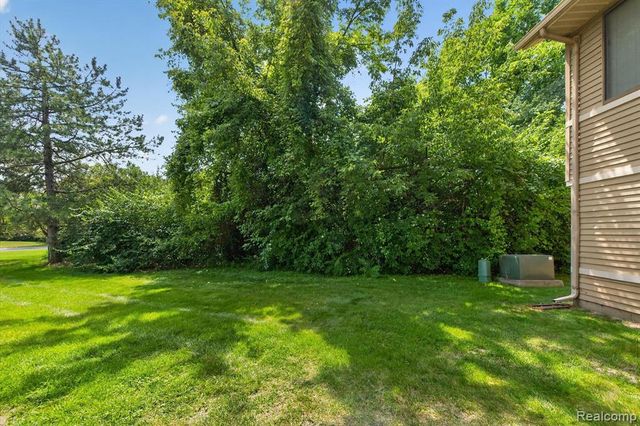 175 Briarcrest Drive 102, Ann Arbor, MI 48104