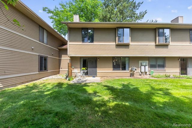 175 Briarcrest Drive 102, Ann Arbor, MI 48104