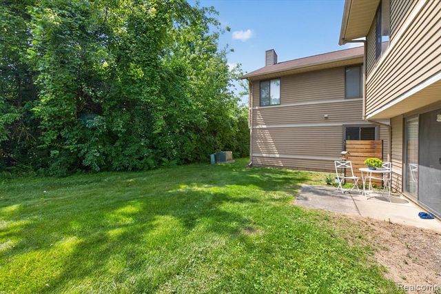 175 Briarcrest Drive 102, Ann Arbor, MI 48104