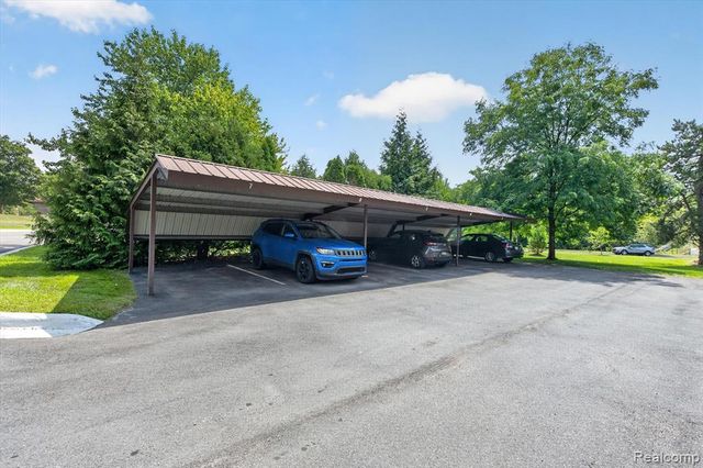 175 Briarcrest Drive 102, Ann Arbor, MI 48104