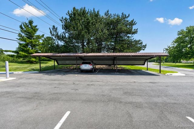 175 Briarcrest Drive 102, Ann Arbor, MI 48104