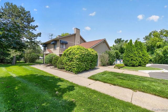 175 Briarcrest Drive 102, Ann Arbor, MI 48104