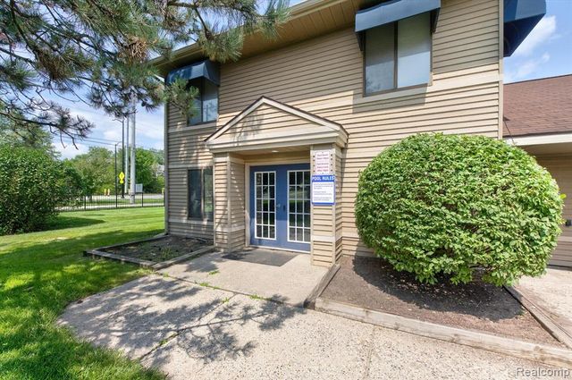175 Briarcrest Drive 102, Ann Arbor, MI 48104