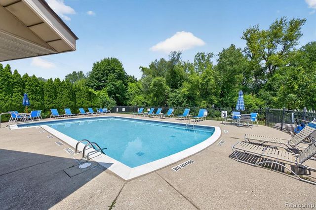 175 Briarcrest Drive 102, Ann Arbor, MI 48104