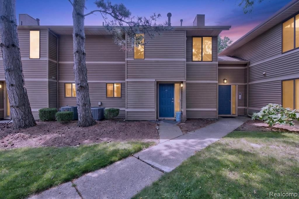 175 Briarcrest Drive 102, Ann Arbor, MI 48104