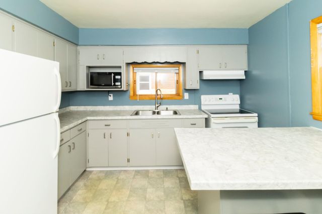 1618 17th Street S, Fargo, ND 58103