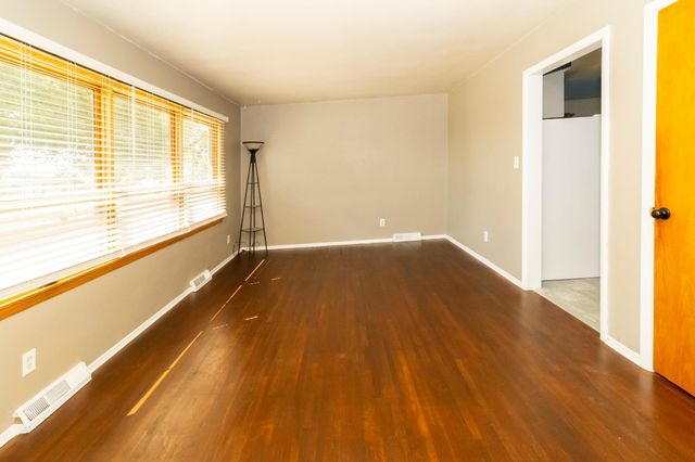 1618 17th Street S, Fargo, ND 58103