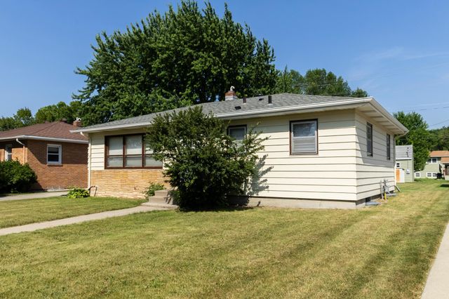 1618 17th Street S, Fargo, ND 58103