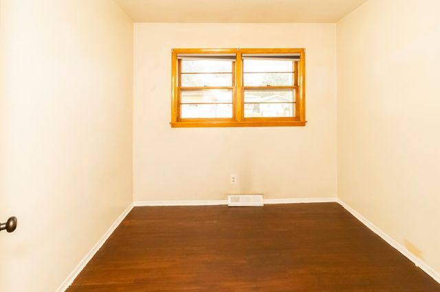 1618 17th Street S, Fargo, ND 58103