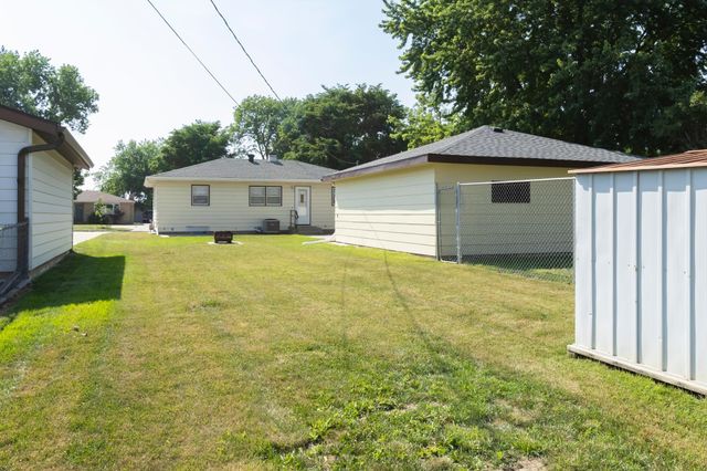 1618 17th Street S, Fargo, ND 58103