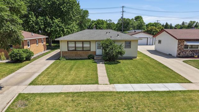 1618 17th Street S, Fargo, ND 58103