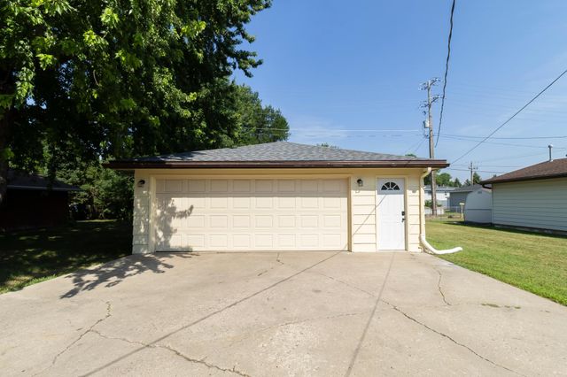 1618 17th Street S, Fargo, ND 58103