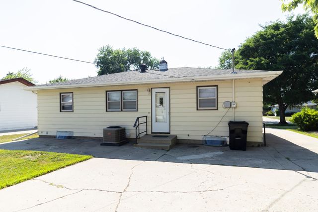 1618 17th Street S, Fargo, ND 58103