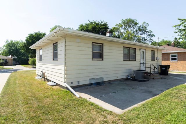 1618 17th Street S, Fargo, ND 58103