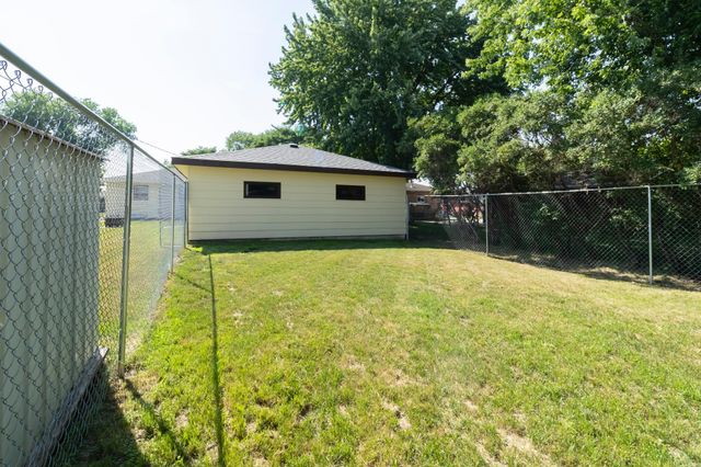 1618 17th Street S, Fargo, ND 58103