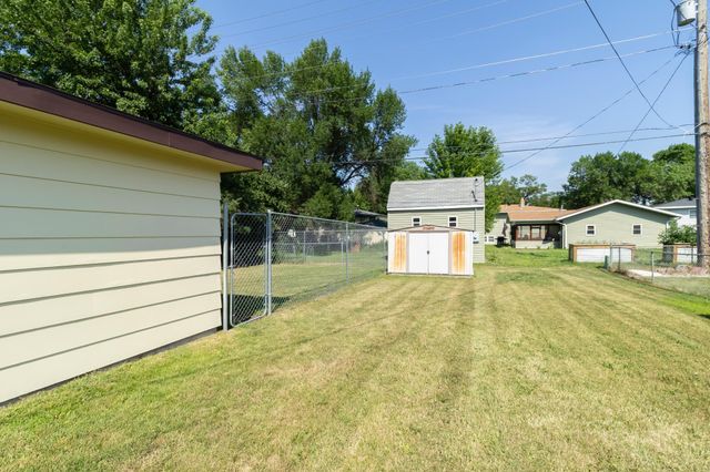 1618 17th Street S, Fargo, ND 58103