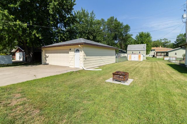 1618 17th Street S, Fargo, ND 58103