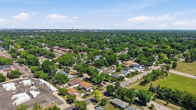 1618 17th Street S, Fargo, ND 58103
