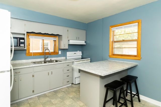 1618 17th Street S, Fargo, ND 58103