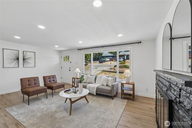 11823 12th Avenue S, Seattle, WA 98168