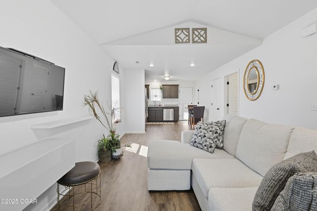 1524 Central St, Joplin, MO 64801