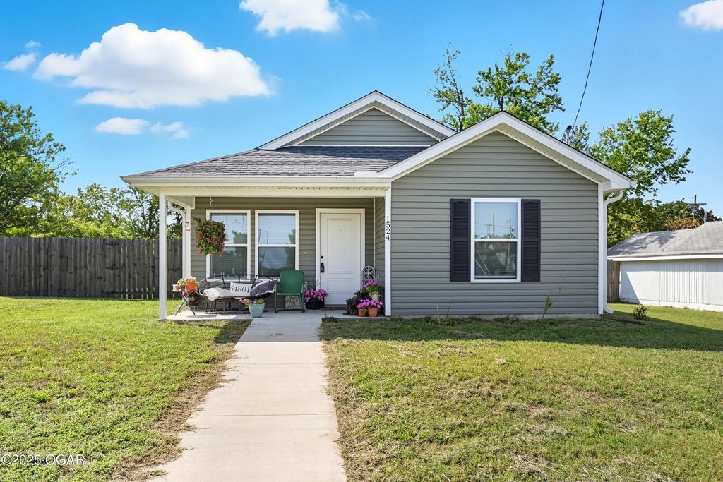 1524 Central St, Joplin, MO 64801