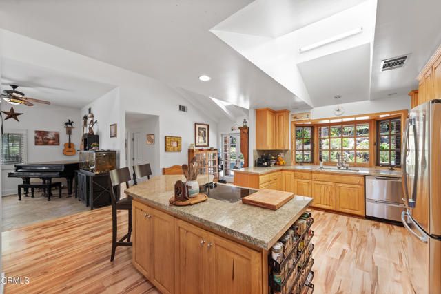 4850 N Moorpark Road, Thousand Oaks, CA 91360