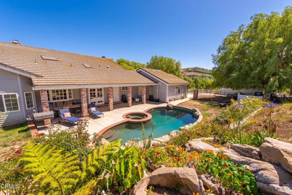 4850 N Moorpark Road, Thousand Oaks, CA 91360