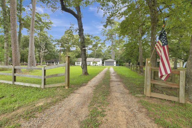 281 Greenbriar Drive, Magnolia, TX 77355