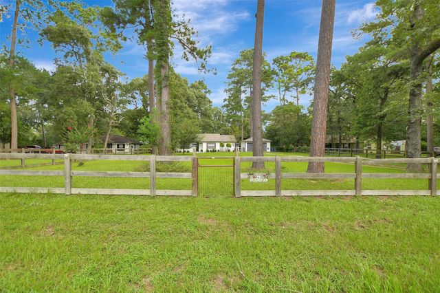 281 Greenbriar Drive, Magnolia, TX 77355