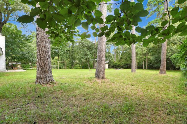 281 Greenbriar Drive, Magnolia, TX 77355