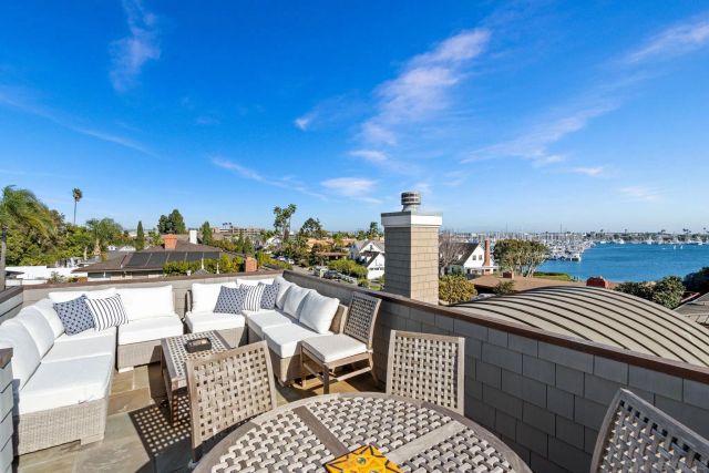 924 Scott St, San Diego, CA 92106