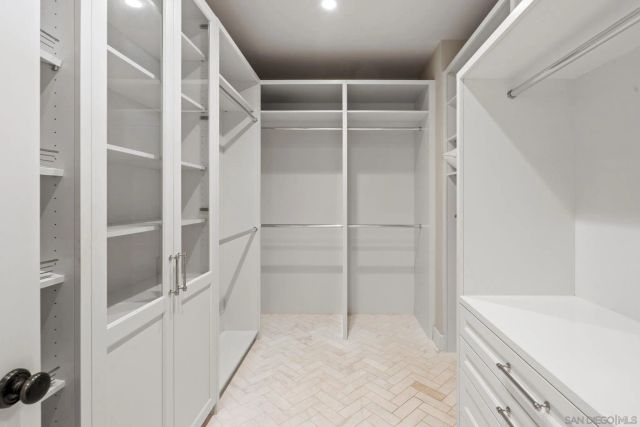 924 Scott St, San Diego, CA 92106