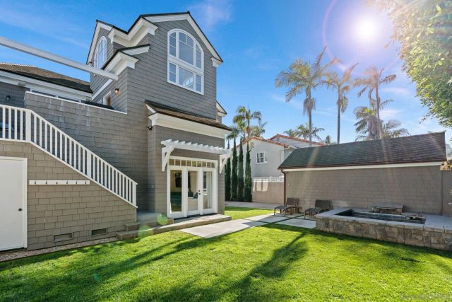 924 Scott St, San Diego, CA 92106