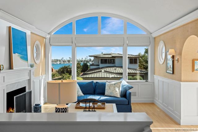 924 Scott St, San Diego, CA 92106