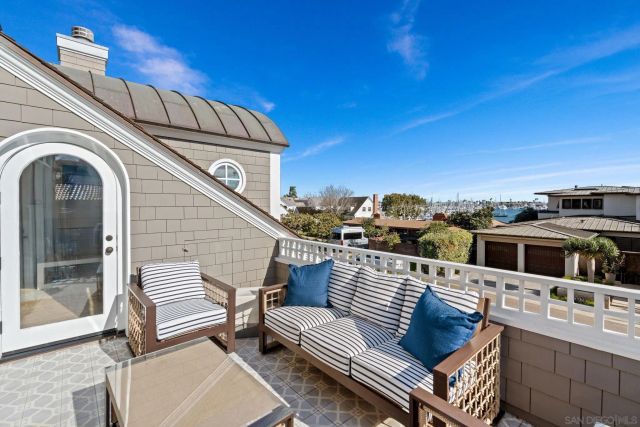 924 Scott St, San Diego, CA 92106