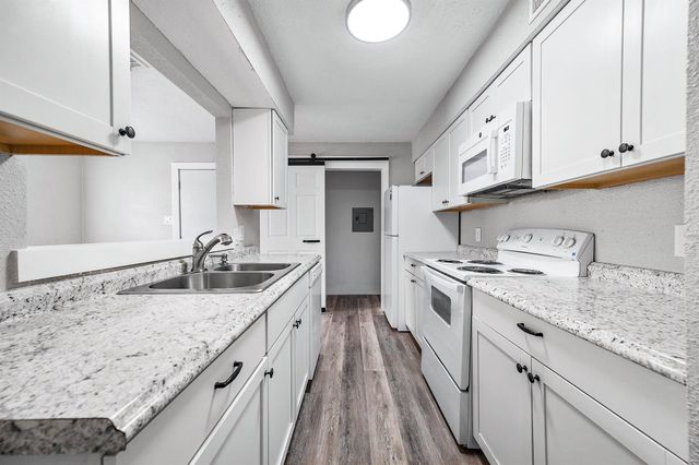 4618 W Orange Street, Pearland, TX 77581