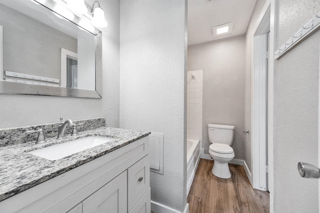 4618 W Orange Street, Pearland, TX 77581