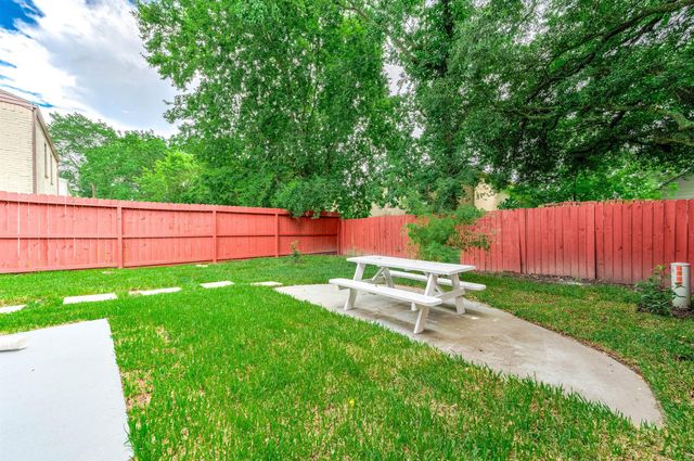 4618 W Orange Street, Pearland, TX 77581