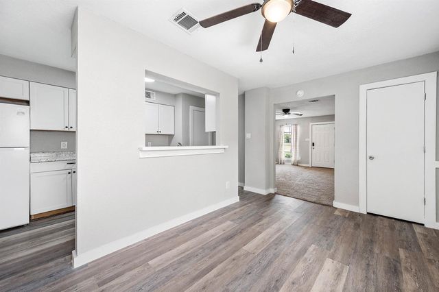 4618 W Orange Street, Pearland, TX 77581