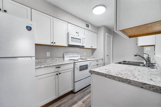4618 W Orange Street, Pearland, TX 77581